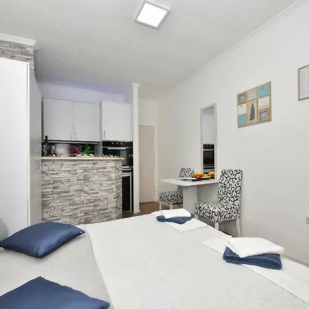 Song Of Joys Apartamento Makarska